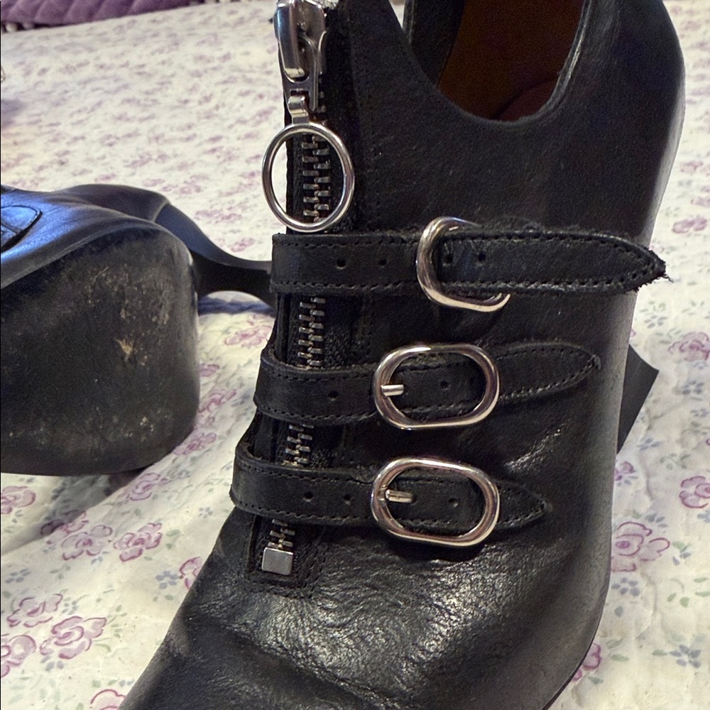 John Fluevog Black Pointed Toe Buckle & Zip Ankle Heels - Picture 4 of 9
